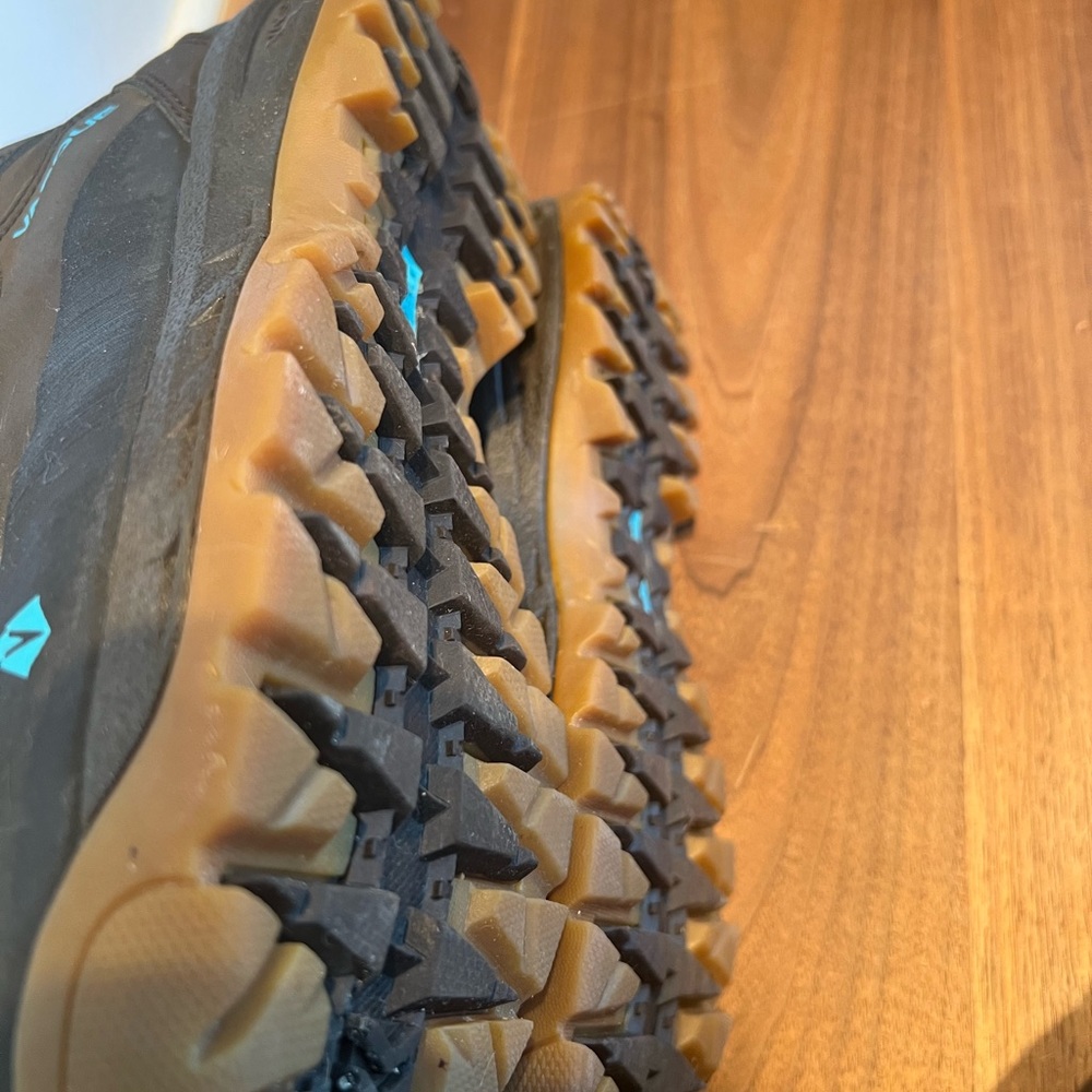 Vasque Snowblime Ultra Dry Winter Boots. Never worn! - Picture 3 of 10